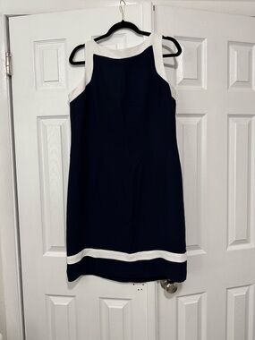 Amanda Smith Sleeveless Navy and White‎ Shift Dress